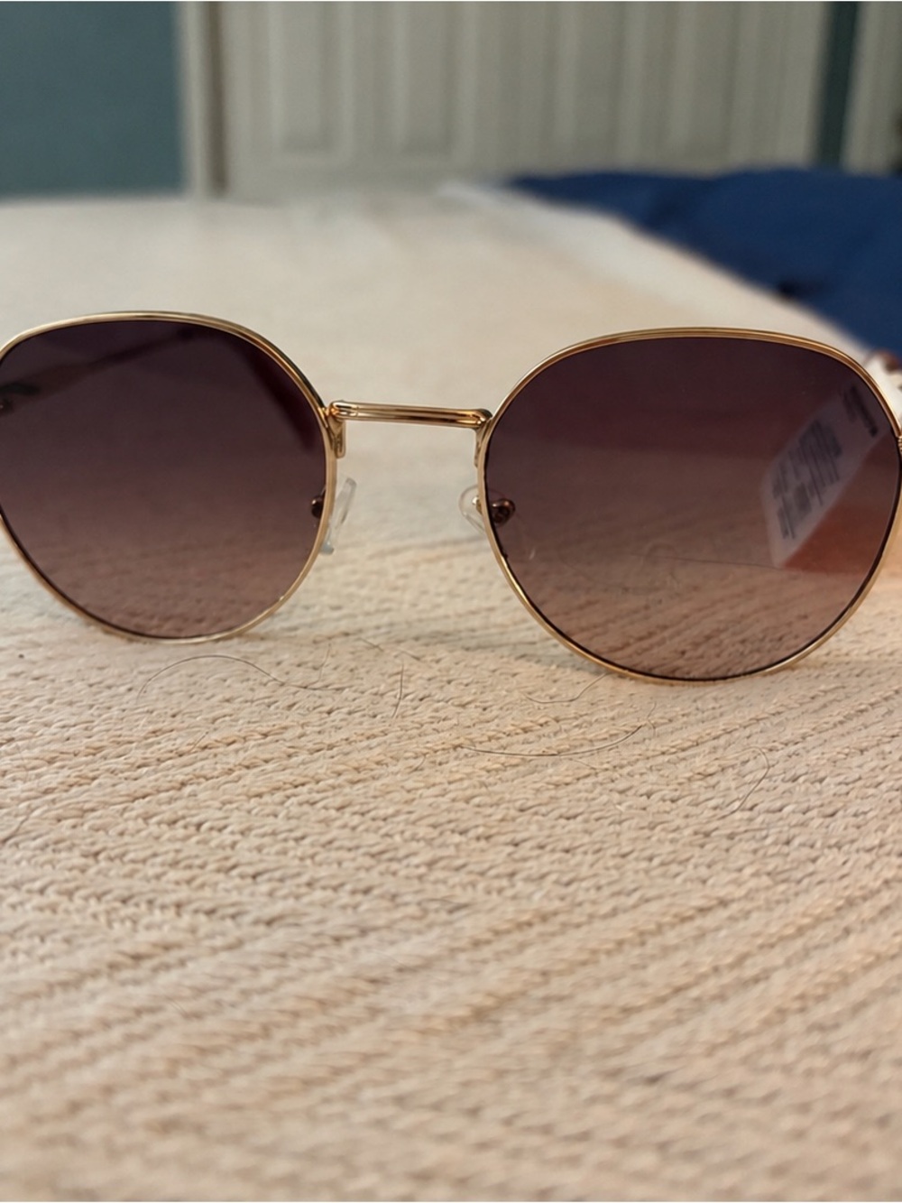 NWT Spring Hinge Gold Frame Gradient Women's Sunglasses